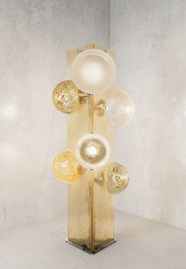 Draga & Aurel показали коллекцию мебели из муранского стекла, смолы и бетона