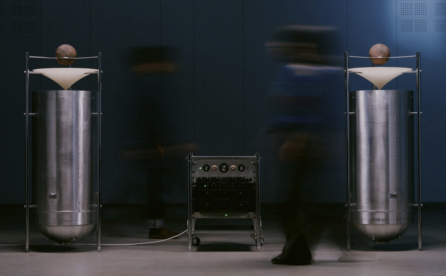 Дизайнеры представили колонки, сделанные из топливных баков ракет