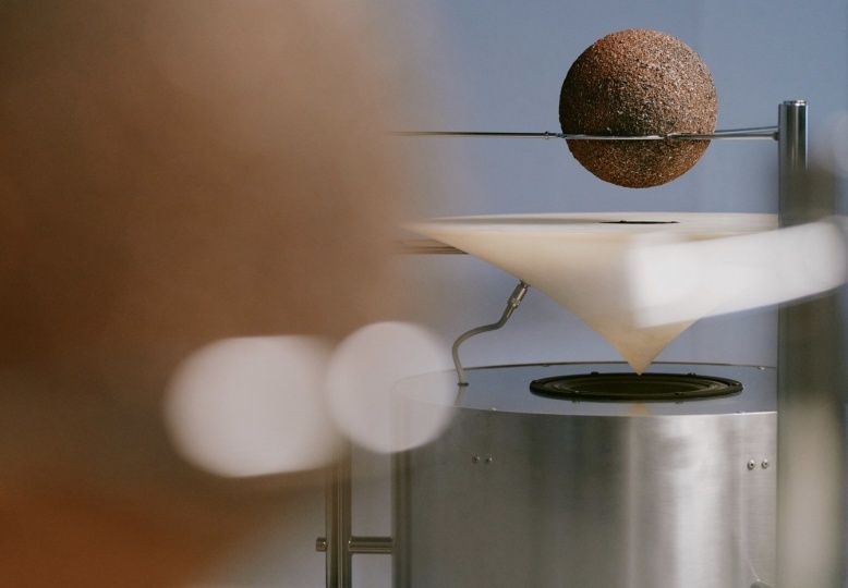 Дизайнеры представили колонки, сделанные из топливных баков ракет