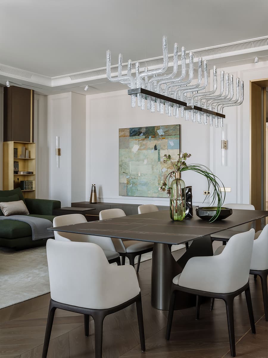 Карамельные тона в респектабельном интерьере семейной квартиры — проект студии Nashe Interiors