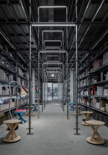 Herzog & de Meuron создали пространства для чтения на выставке Capsule Plaza Tokyo