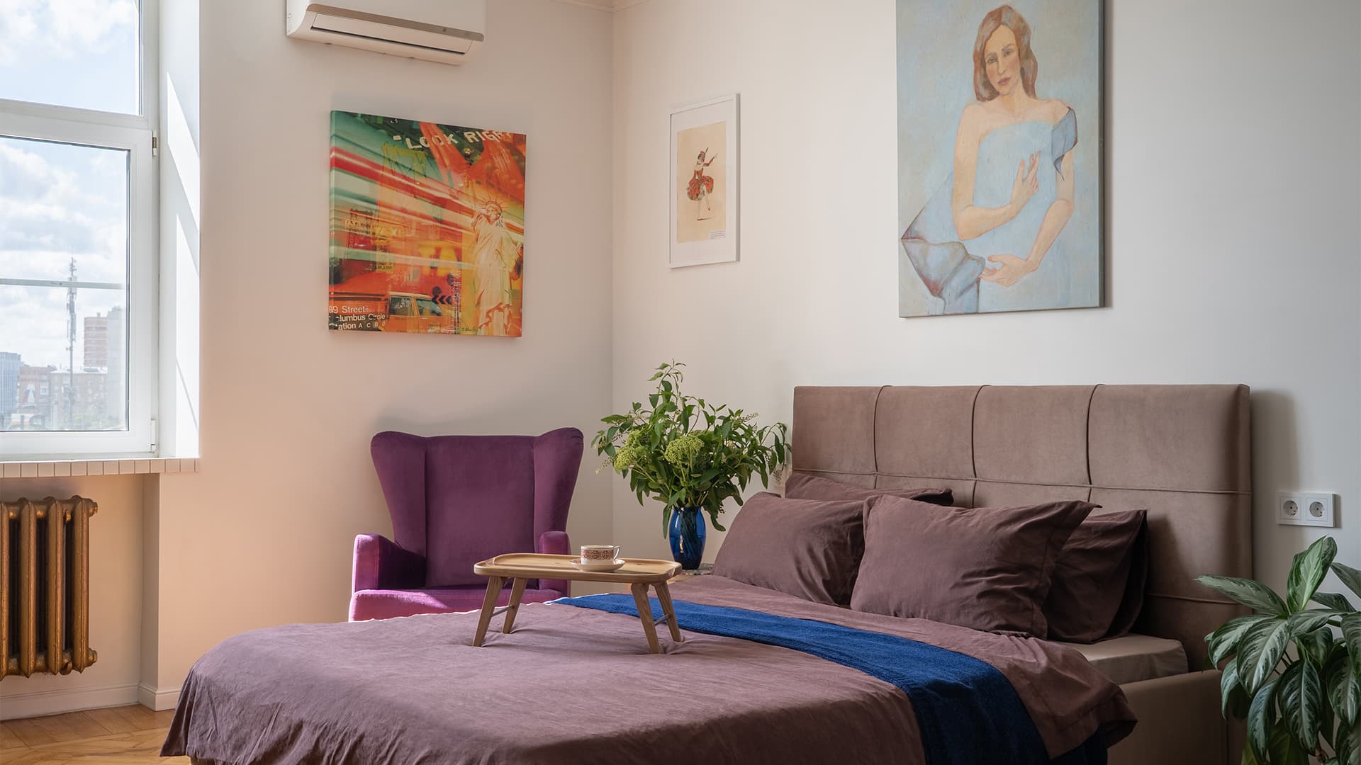 Коллекция искусства в небольшой квартире девушки-иконописца — проект Лидии Напреенко