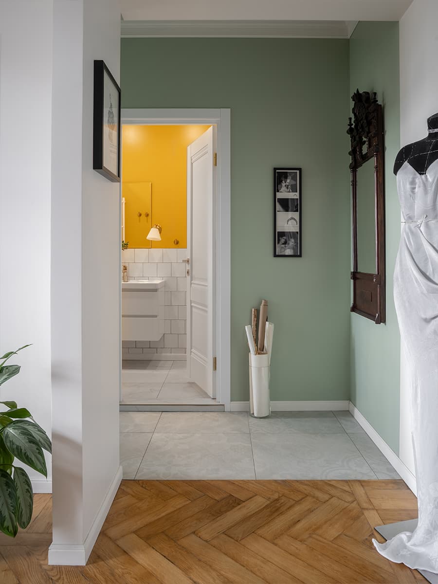 Коллекция искусства в небольшой квартире девушки-иконописца — проект Лидии Напреенко