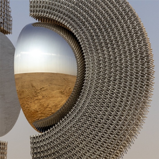 У пирамид Гизы установили скульптуру турецкого художника Мерта Эге Кесе