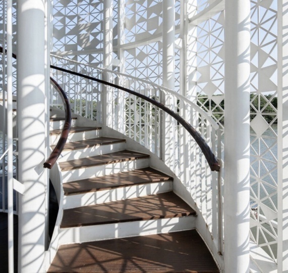 В заповеднике на Хайнане построили цилиндрическую смотровую башню