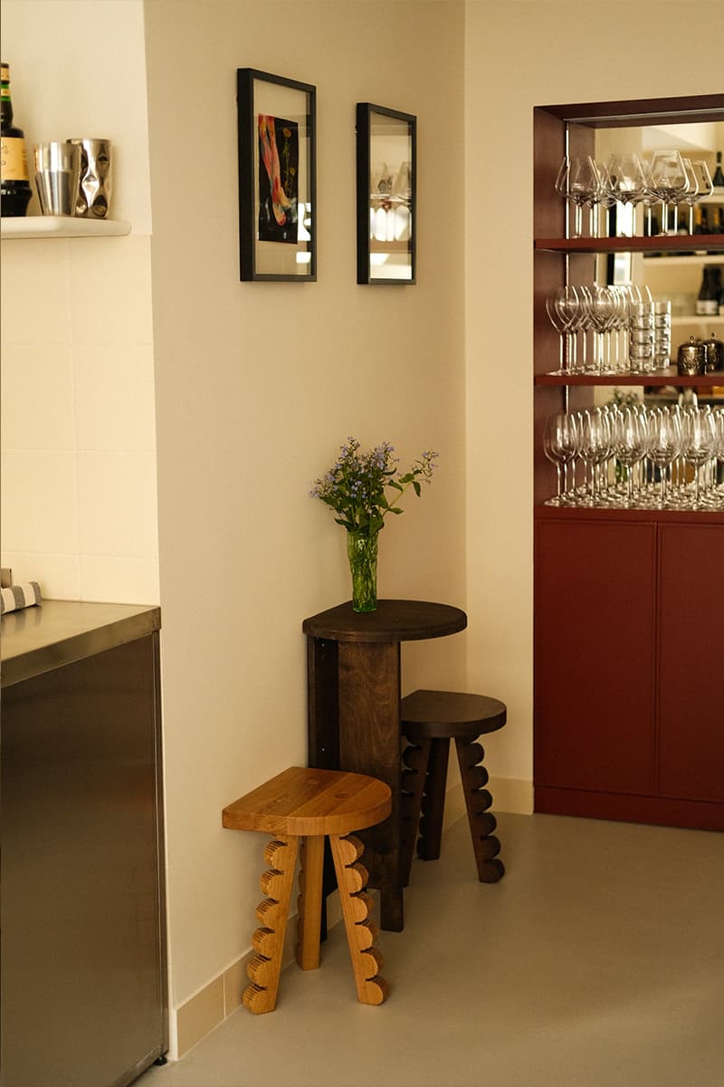 Камерный интерьер ресторана с выразительными винтажными деталями — проект Насти Ленгер