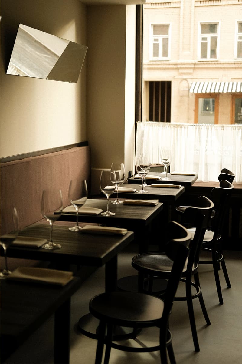 Камерный интерьер ресторана с выразительными винтажными деталями — проект Насти Ленгер