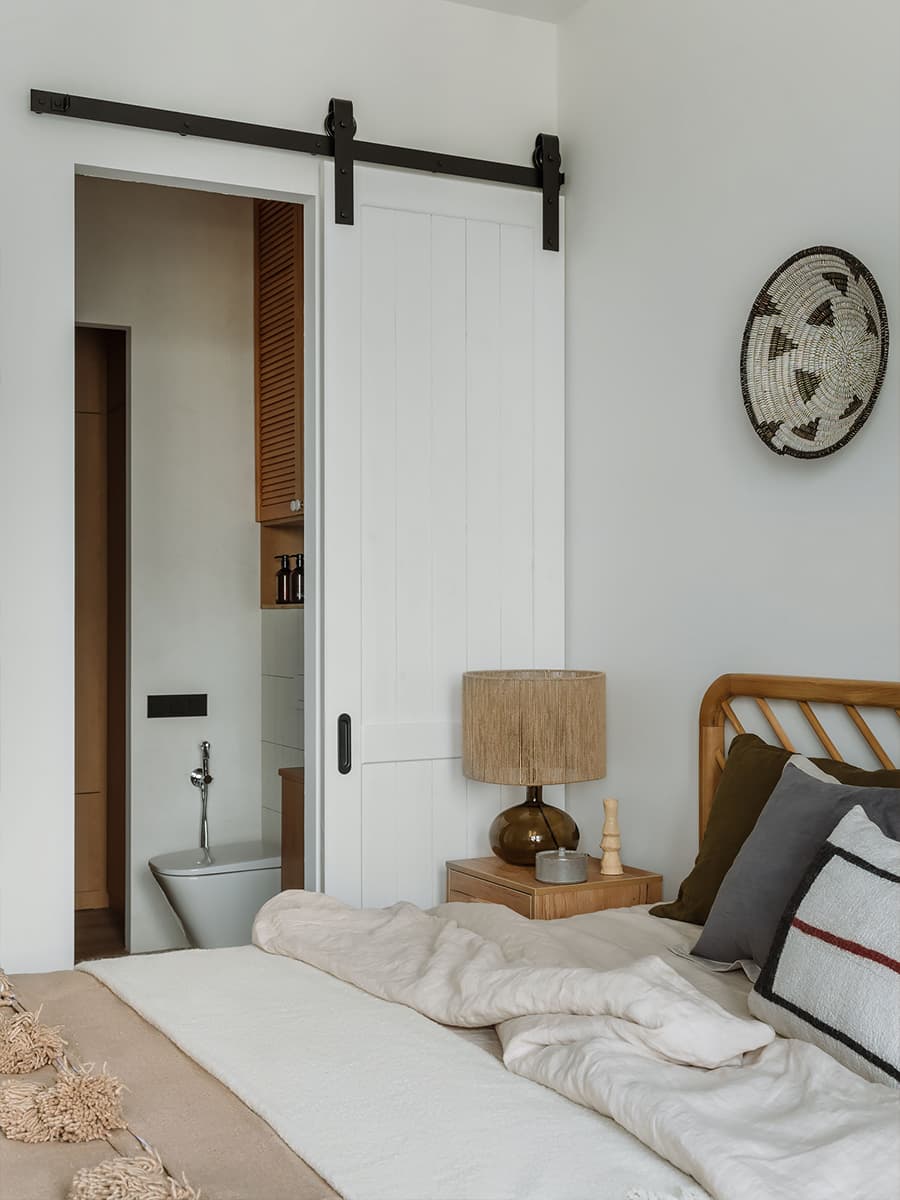 Воздушный интерьер небольших апартаментов для стилиста — проект Анастасии Струве