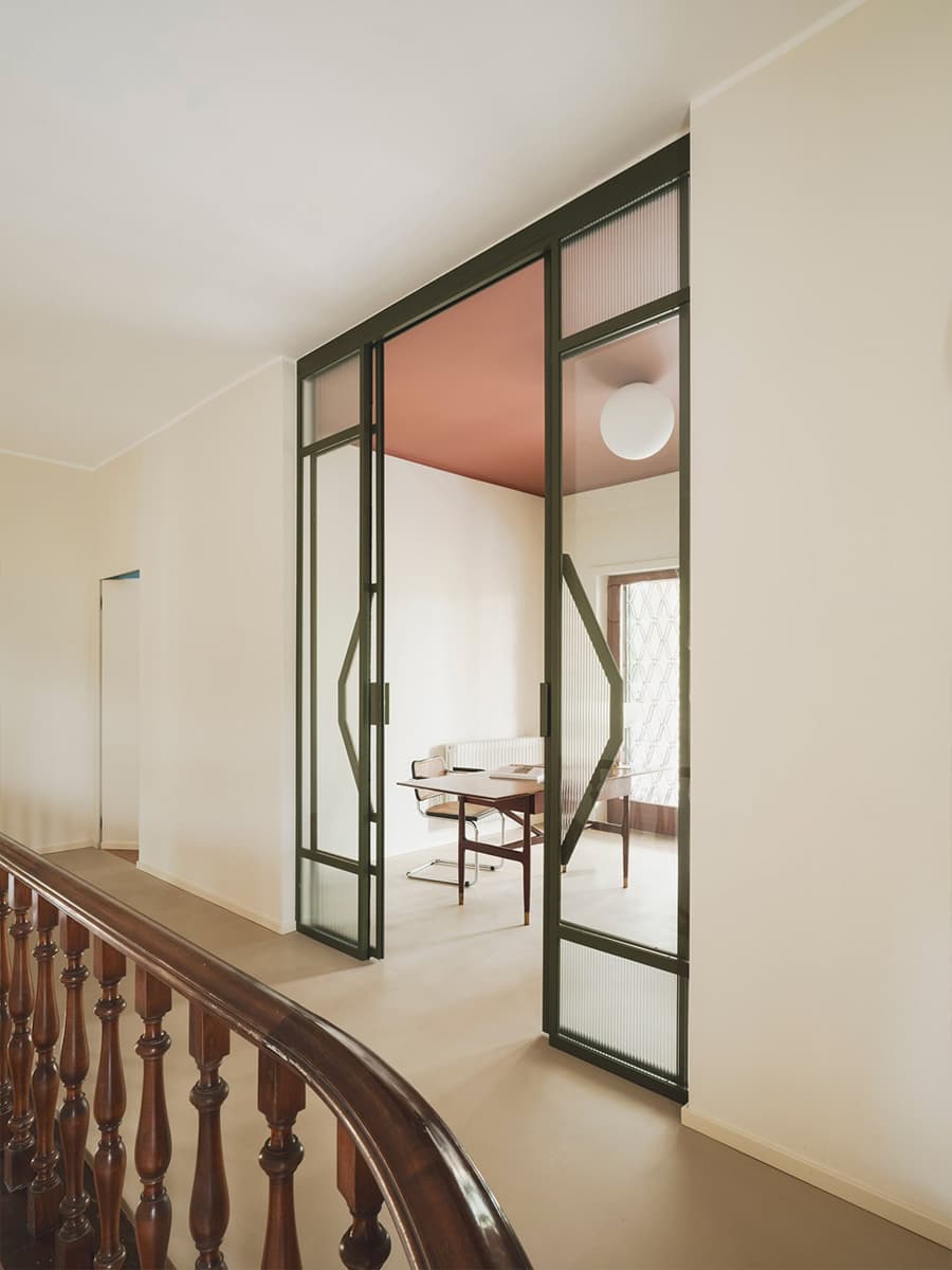 Микс современности и исторических отсылок в интерьере итальянской виллы — проект StudioTamat