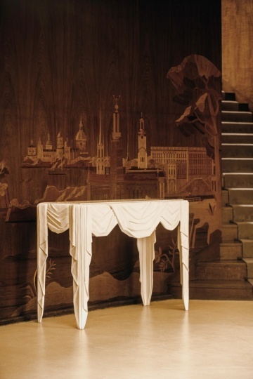 Бренд Porta Romana показал коллекцию по дизайну Гергея Эрдеи