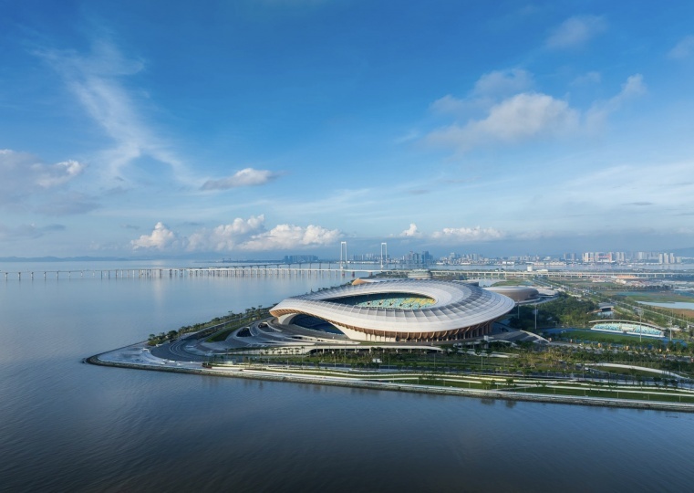 Zaha Hadid Architects построили спортивный центр в Гуанчжоу