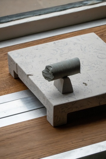 Сэмюэл Коллинз создал серию скульптур для Max Radford Gallery