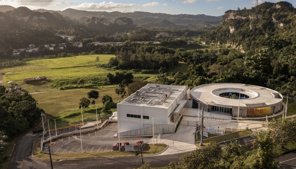 Toro Arquitectos построили детский сад в форме кольца в Пуэрто-Рико