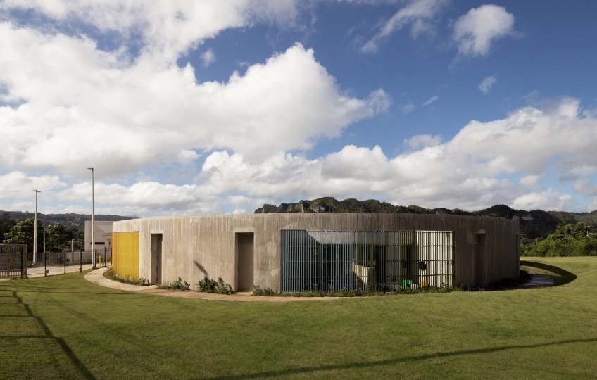 Toro Arquitectos построили детский сад в форме кольца в Пуэрто-Рико