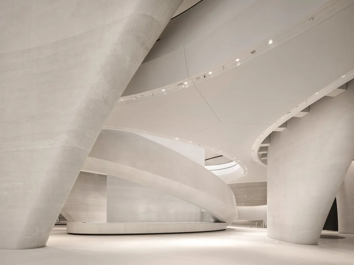 В Абу-Даби открылся Национальный музей шейха Зайеда по проекту Foster + Partners