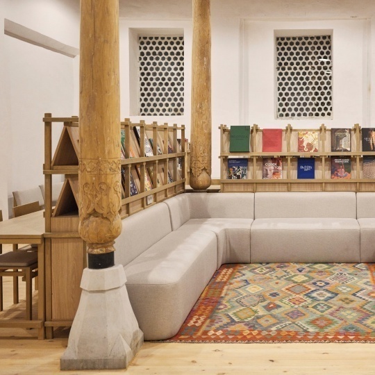 ludi_architects построили pop-up библиотеку в Бухаре