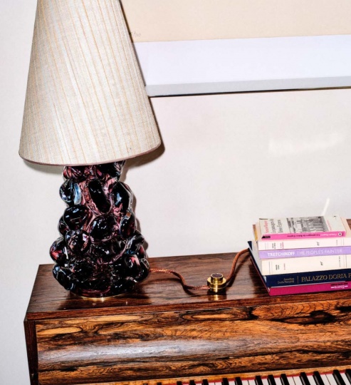 Лаура Гонсалес представит новые предметы на выставке в Нью-Йорке