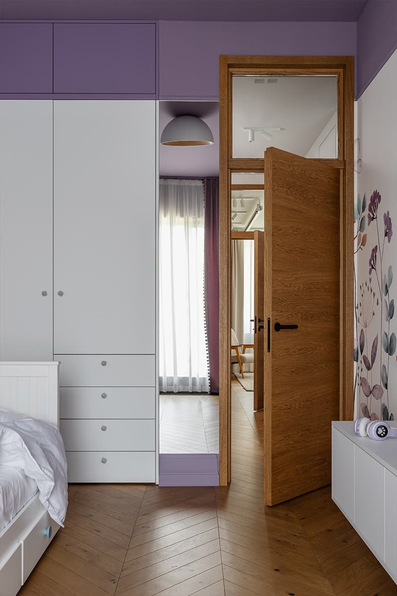 Красочный интерьер таунхауса для семьи дизайнера — проект студии Deconova