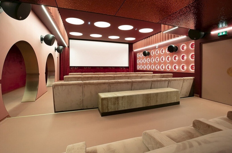 В Париже обновили исторический кинотеатр Elysées Lincoln