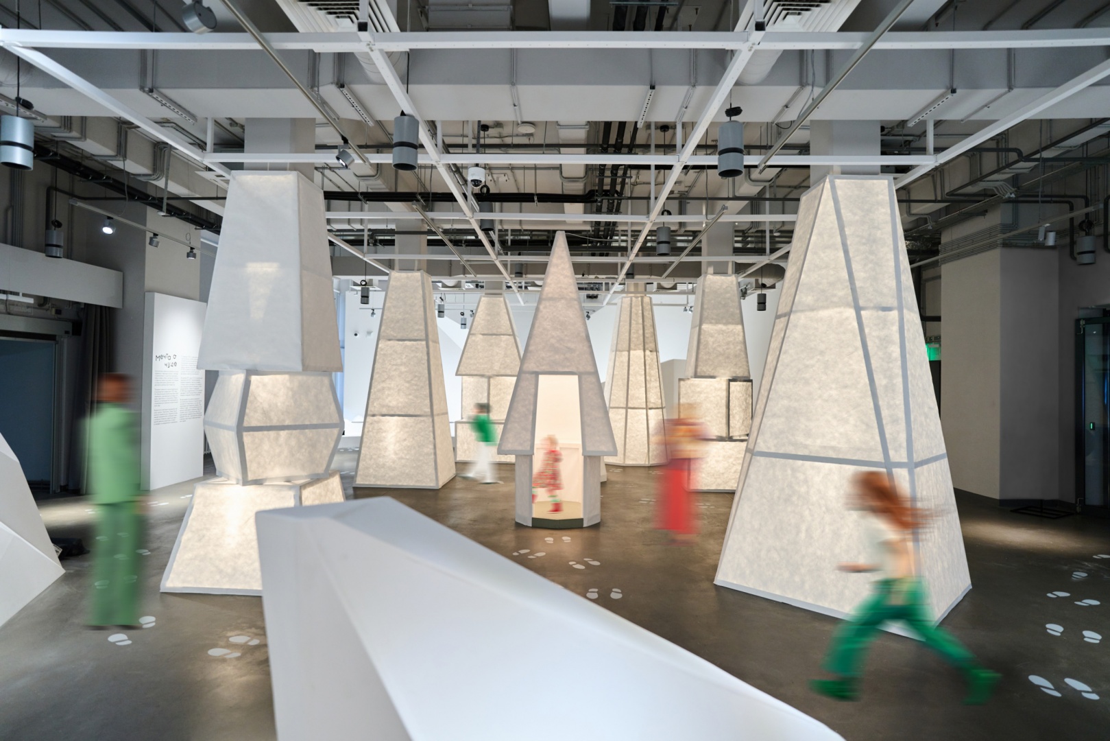 Бюро Дружба создало интерактивное пространство в филиале Третьяковки в Самаре Бюро Дружба создало интерактивное пространство в филиале Третьяковки в Самаре