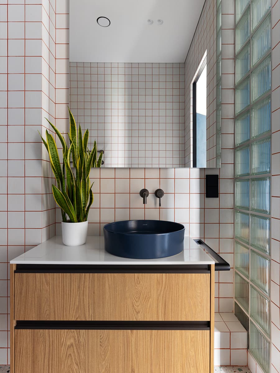 Отсылки к русской архитектуре, искусству и ремеслам в интерьере ресторана — проект студии LEFTdesign