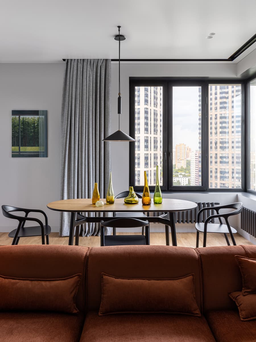 Отсылки к русской архитектуре, искусству и ремеслам в интерьере ресторана — проект студии LEFTdesign