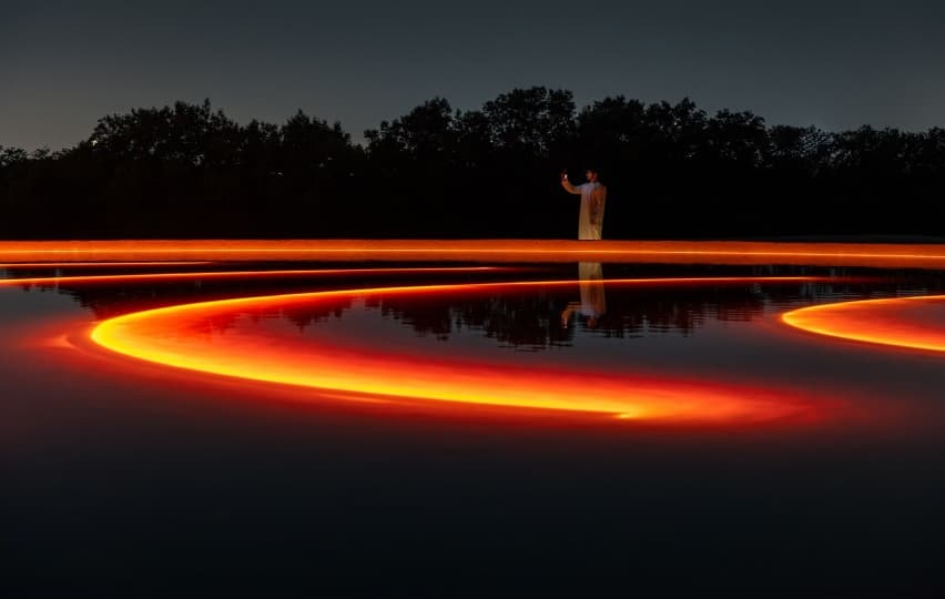 В Абу-Даби установили инсталляцию Шейхи Аль Мазру