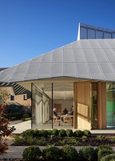 Stephen Marshall Architects спроектировали центр для онкобольных в Англии