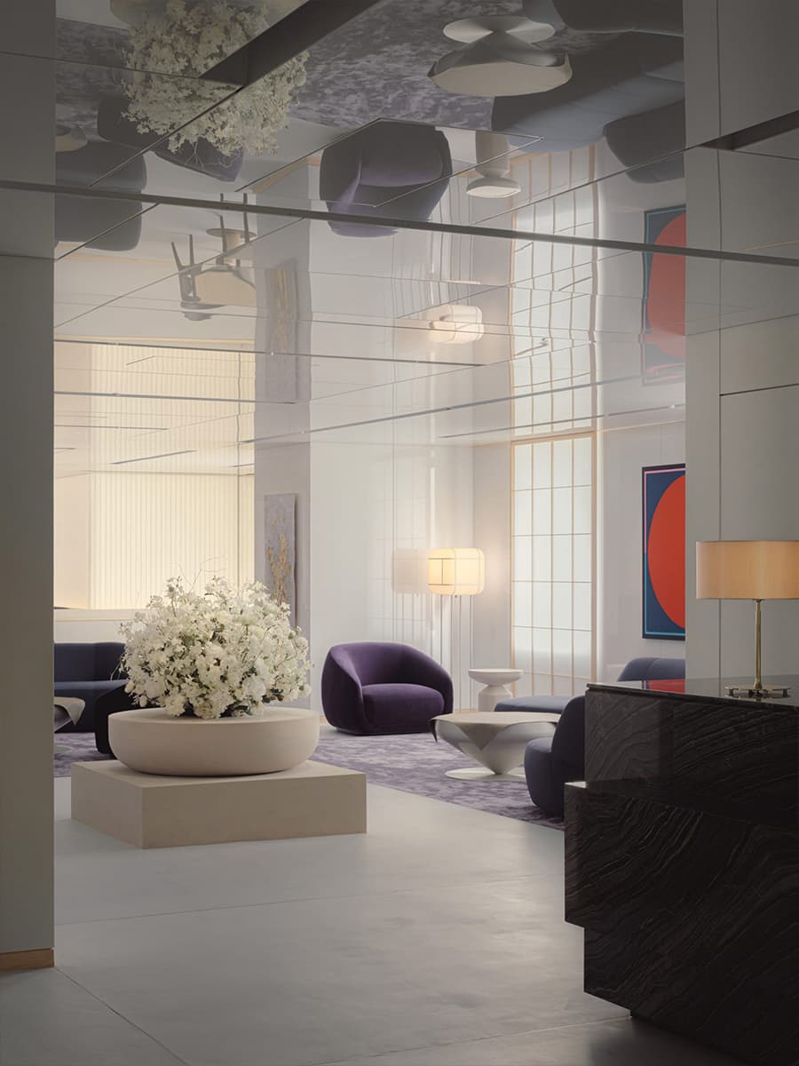 Глянцевый алюминий и глубокий сиреневый цвет в интерьере ритейл-пространства — проект Studio I IN