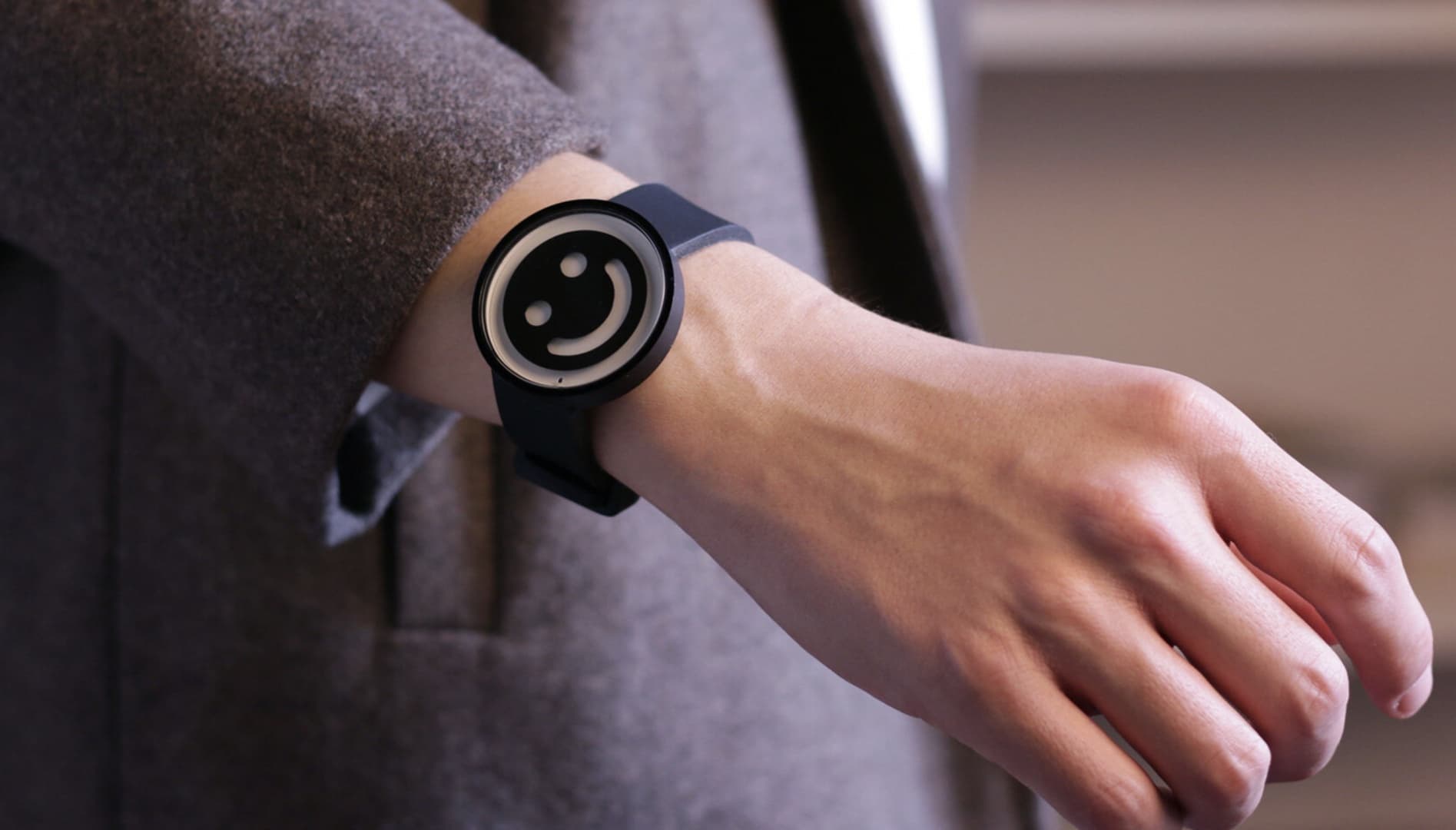 Художник Стюарт Семпл создал часы, которые не показывают время