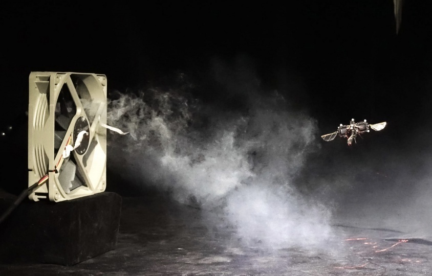 В MIT разработали миниатюрного летающего робота