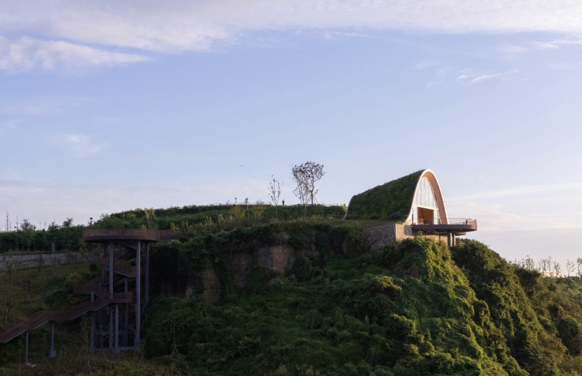 MVRDV добавила холмообразный павильон к смотровой площадке в Чэнду