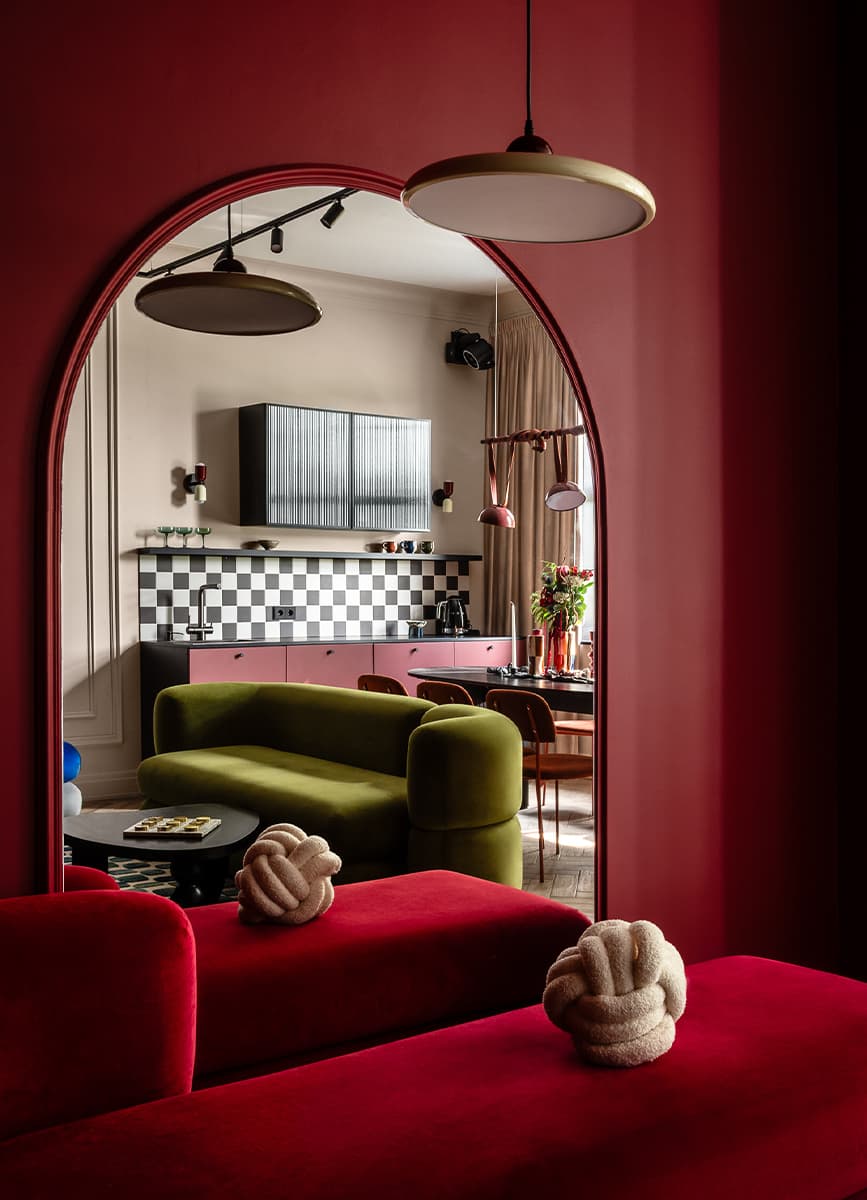 Бескомпромиссный красный в интерьере пространства для мероприятий — проект студии The Key