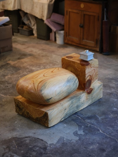 Дизайнеры переосмысляют потенциал дерева на выставке в галерее Marta