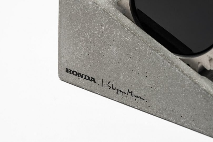 Сигэя Мията создал предметы декора из мотозапчастей