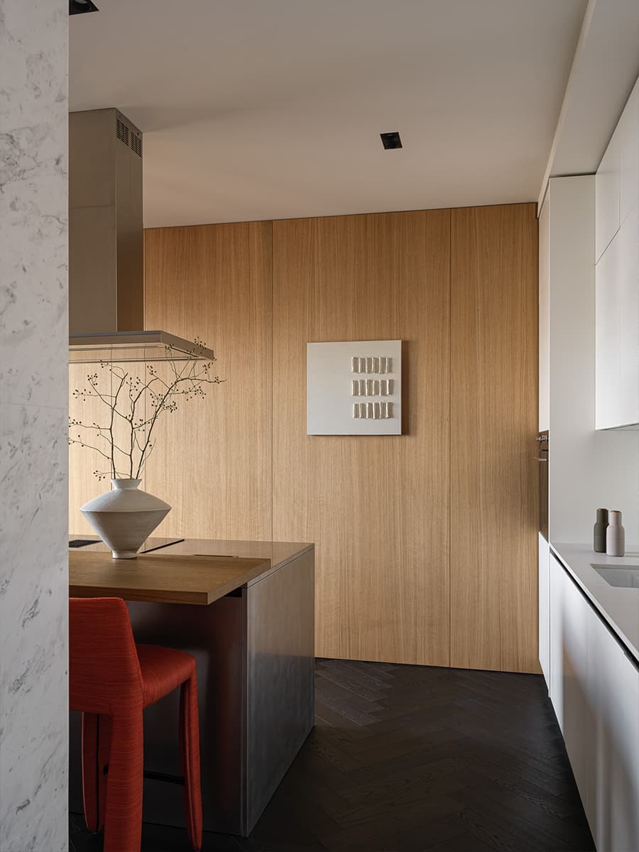 Молодежный интерьер большой квартиры для творческой девушки — проект ART-UGOL