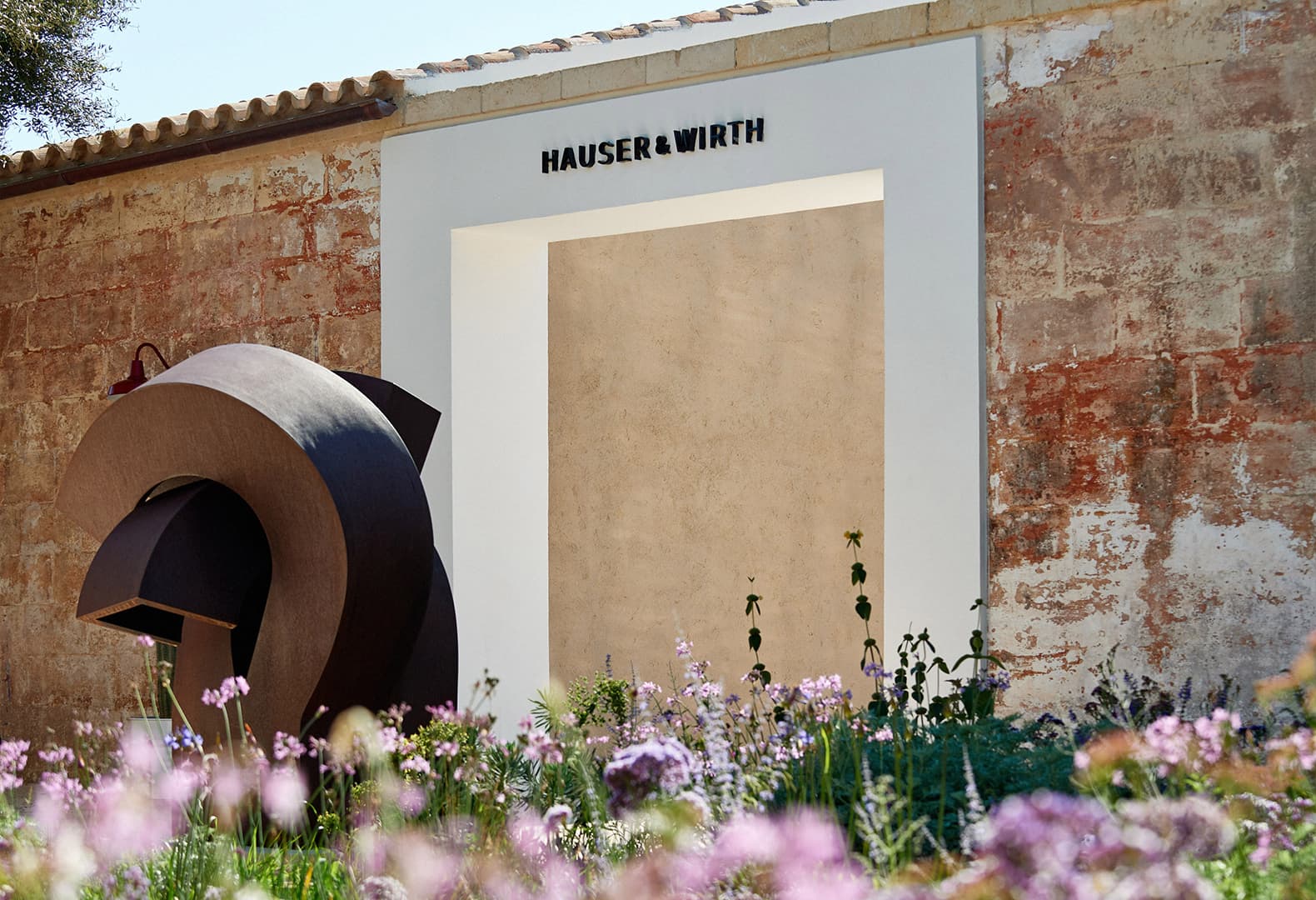 Любовь к искусству в проектах студии Laplace