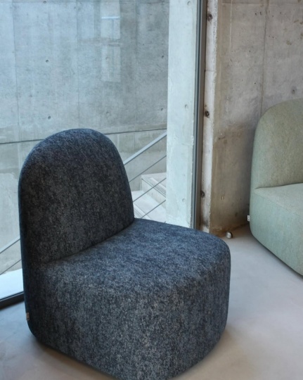 Коллаборация Karimoku New Standard и ASICS