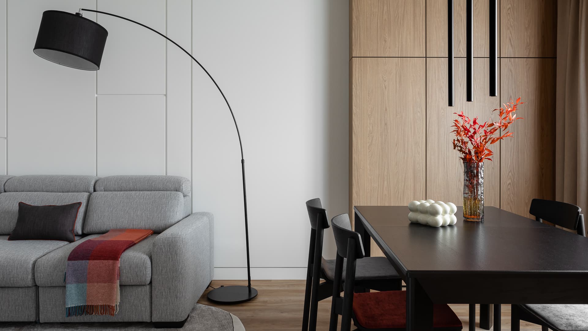 Обволакивающий интерьер квартиры для семьи из Екатеринбурга — проект Полины Караванской