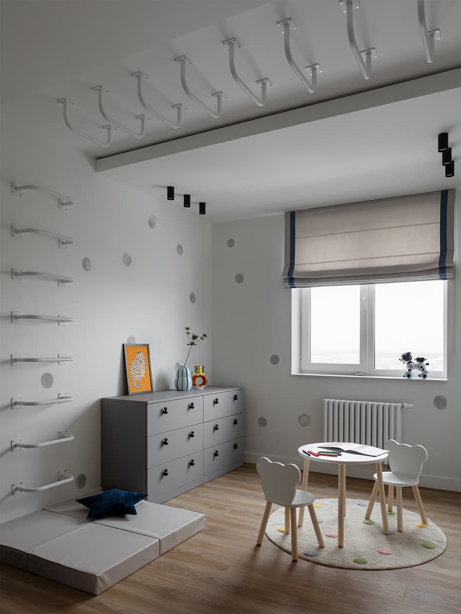 Обволакивающий интерьер квартиры для семьи из Екатеринбурга — проект Полины Караванской