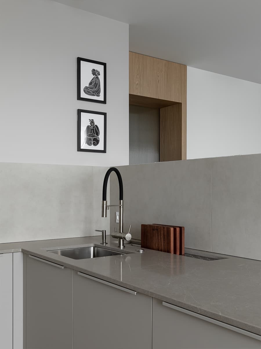 Обволакивающий интерьер квартиры для семьи из Екатеринбурга — проект Полины Караванской