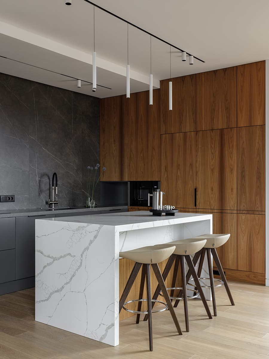 Радиусные объемы и итальянские светильники в интерьере челябинской квартиры — проект Starikova Architects