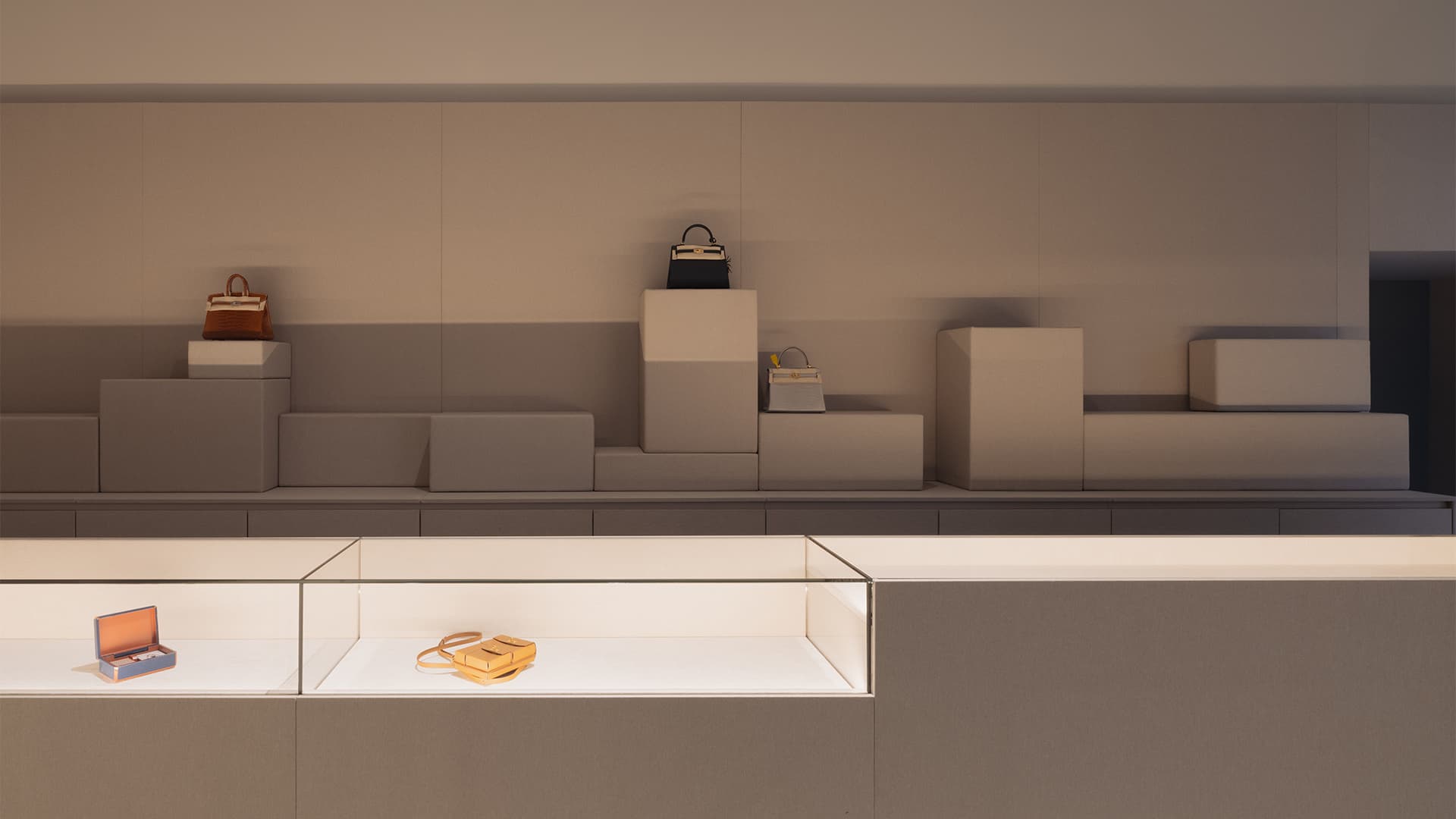 Свет как продолжение архитектуры: как продуманное освещение обогащает разную среду