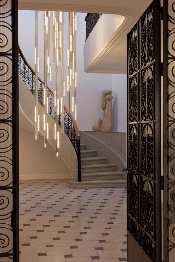 Ли Брум представил инсталляцию в шоуруме Diez Company в Мехико