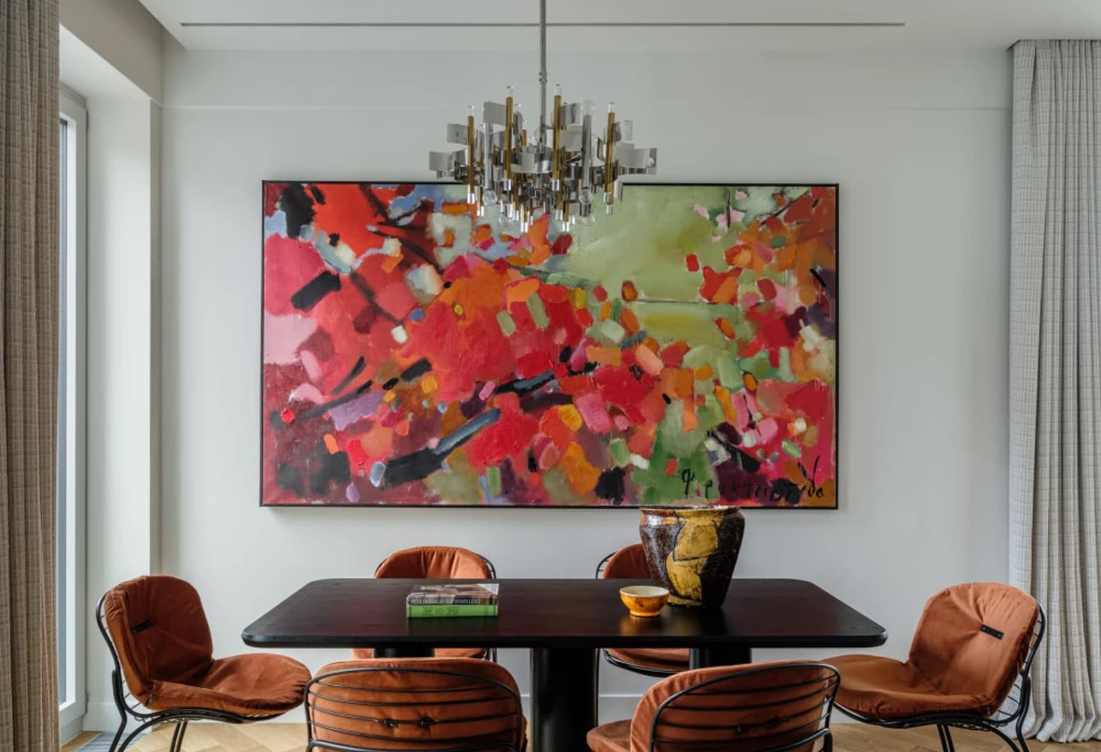 Интерьеры с винтажной мебелью и светом