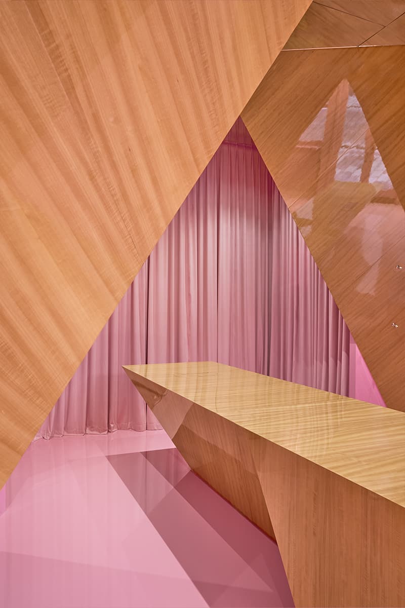 Образы кристаллов в интерьере магазина украшений — проект Елены Локастовой