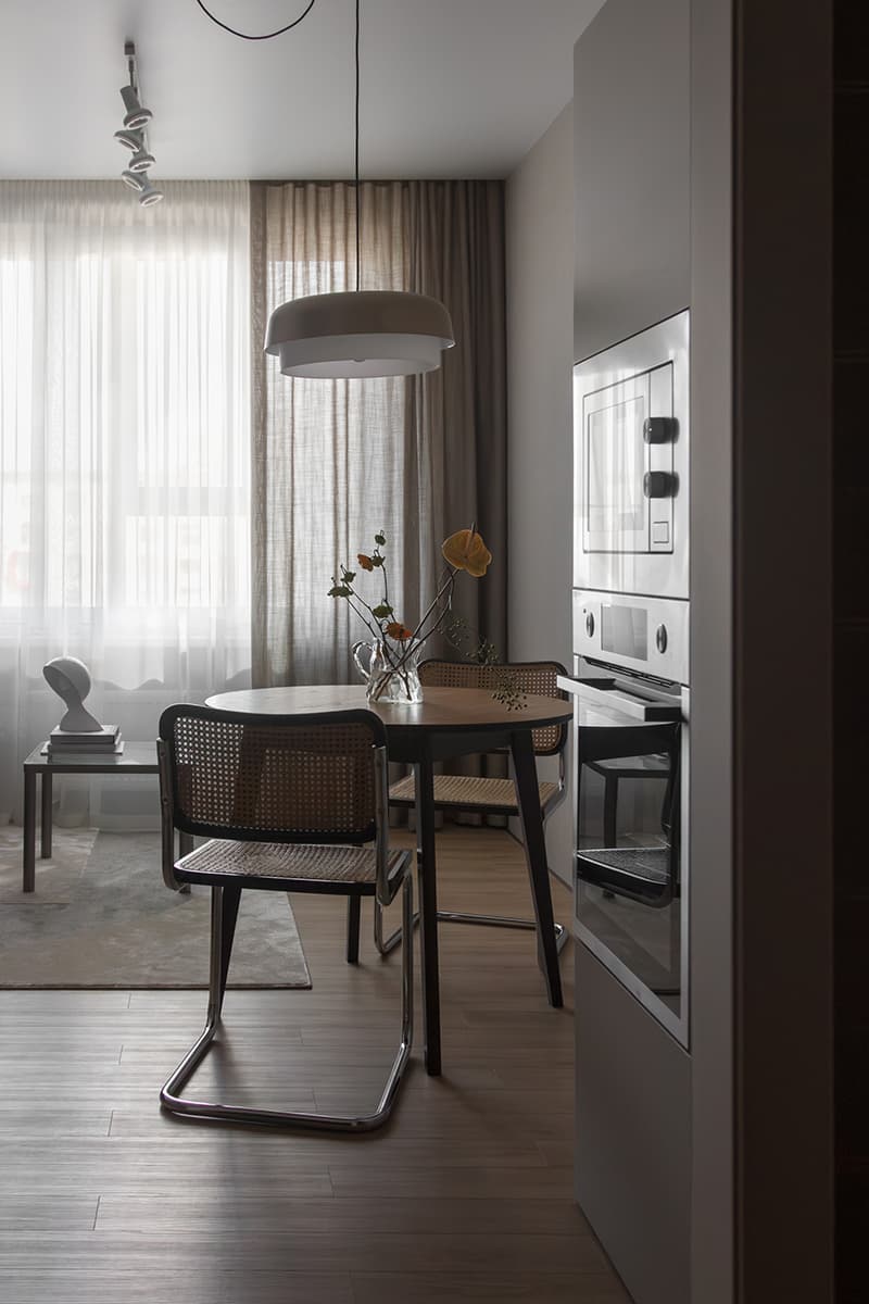 Обволакивающий интерьер компактной квартиры для мужчины — проект дизайн-студии «Воздух»