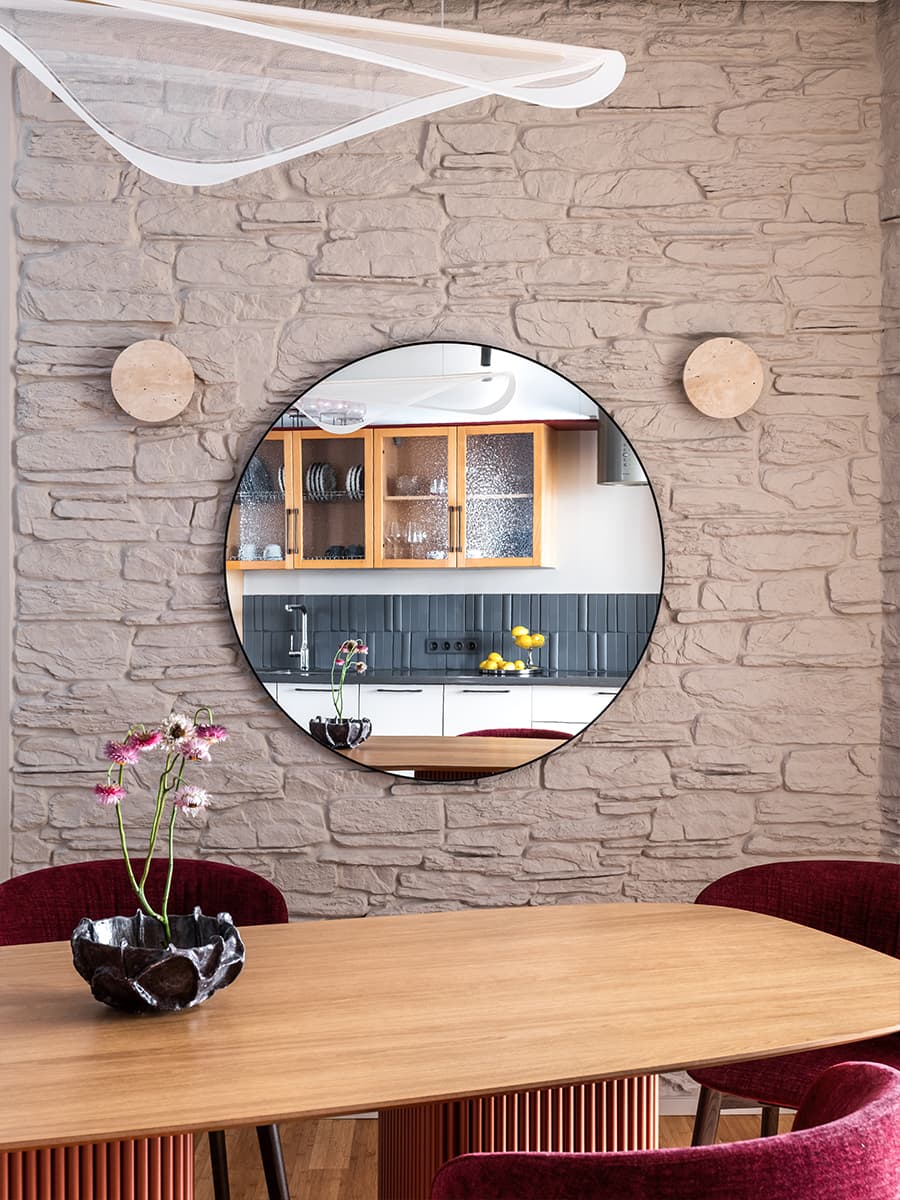 Красочные контрасты и предметы с историей в интерьере для семьи дизайнера — проект Надежды Кривоножко