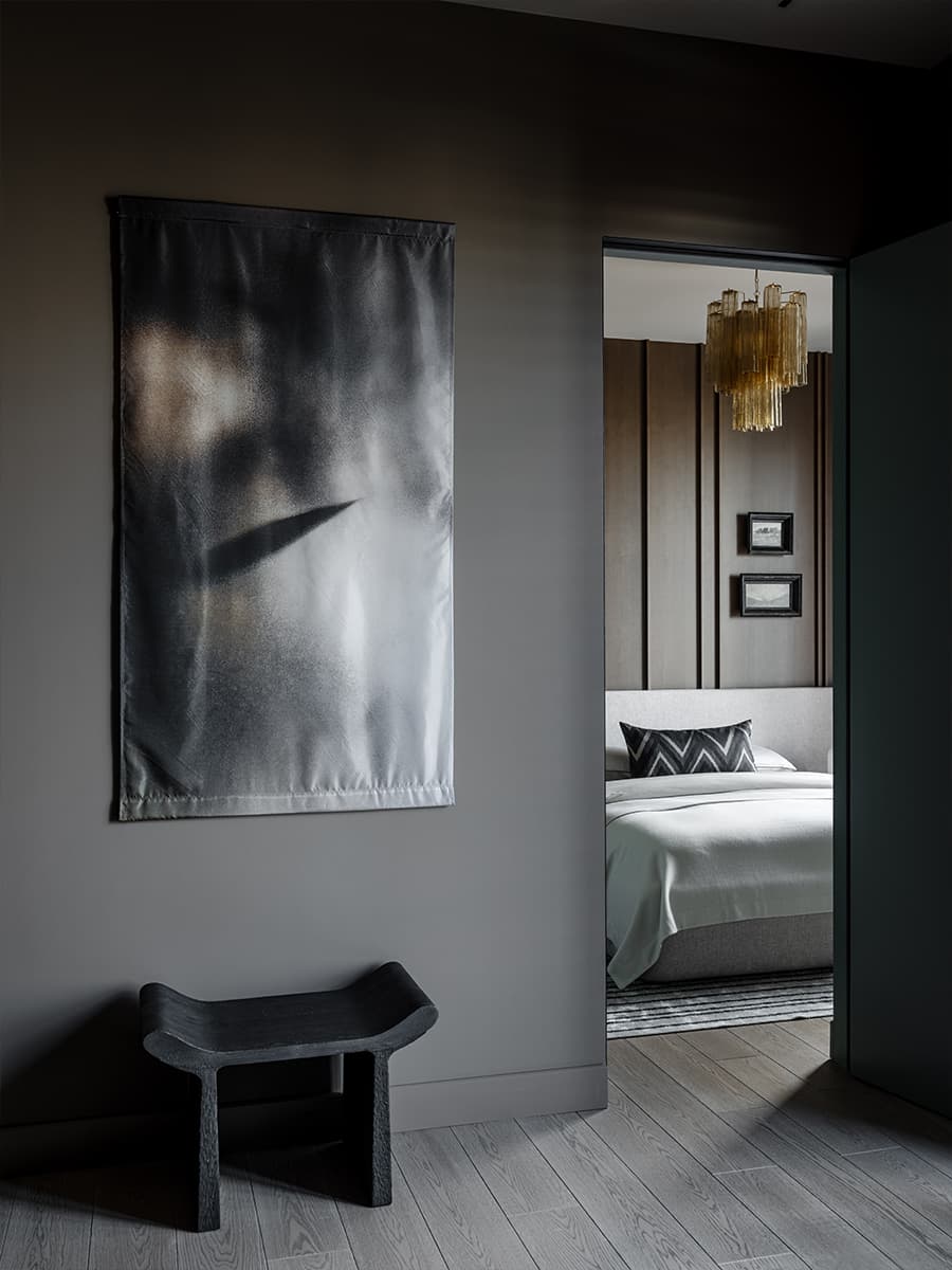 Драматичный интерьер квартиры для уединения — проект Марины Мирасовой