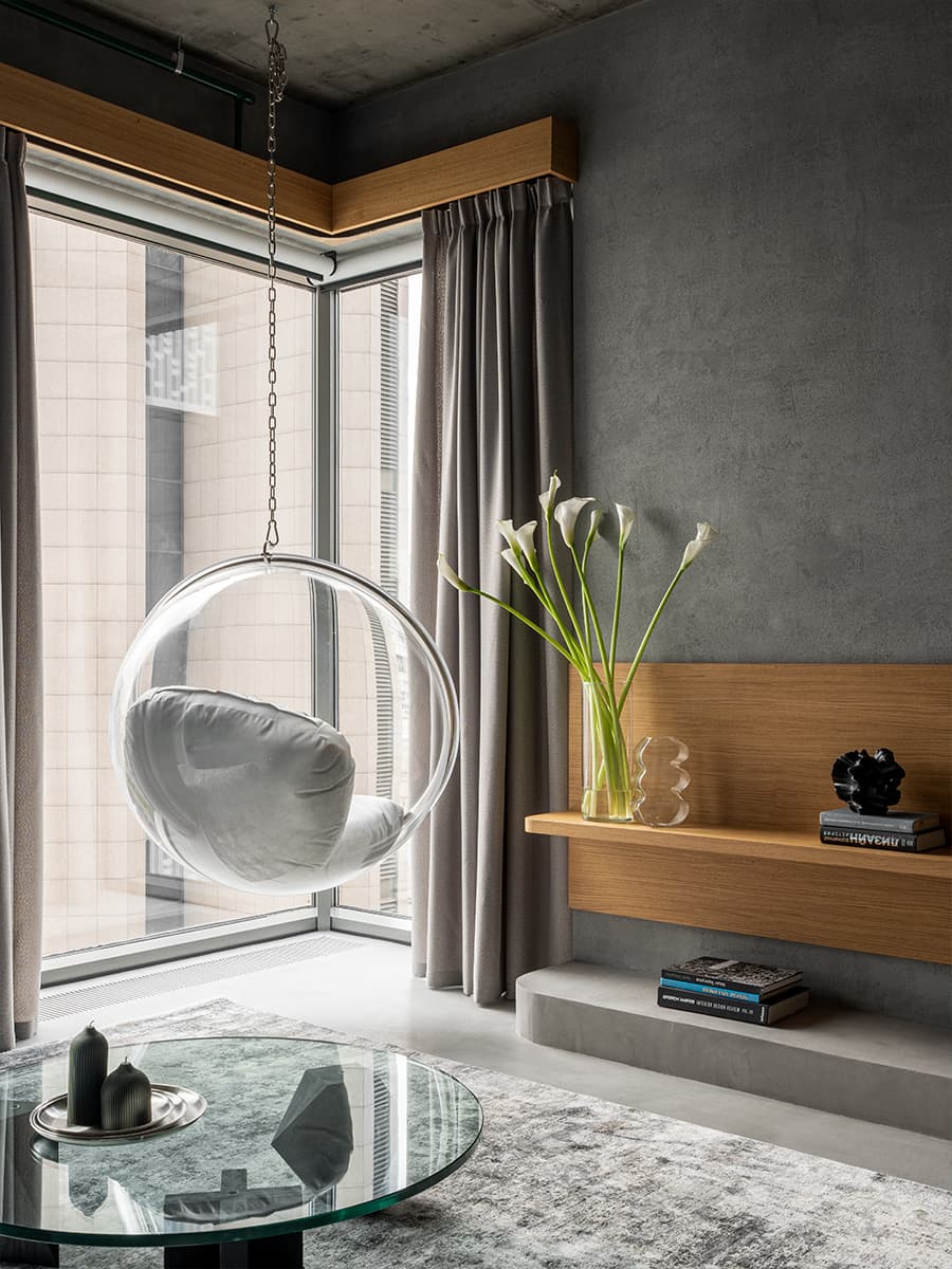 Авторская роспись стен и рифленое стекло в интерьере апартаментов — проект студии дизайна Wellspring